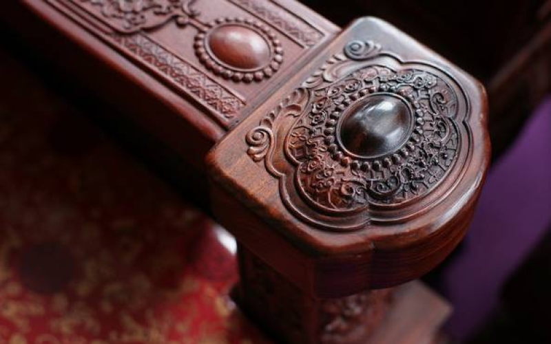 红木家具厂为您介绍为什么各人都爱红木家具？
